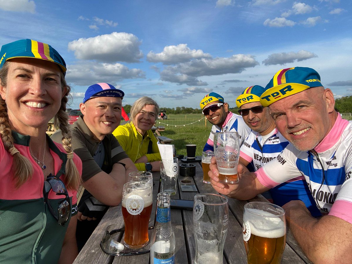 LiamFitz's tweet photo. Thanks to the team @FarmWoodoaks for looking after us on the #tourdericky @AudaxUK https://t.co/wOrHEKIeRu