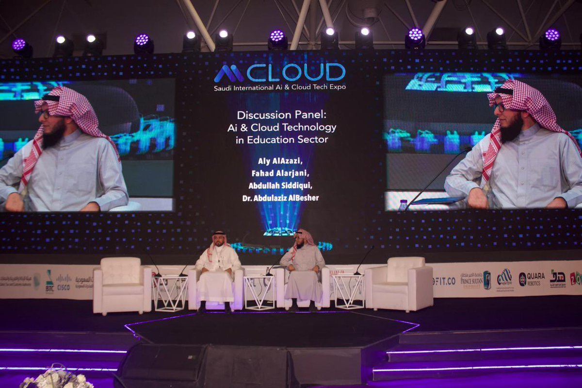 aicloudtech's tweet photo. 📸 جانب من جلسات #مؤتمر_الذكاء_الاصطناعي 2022 
المقام في مركز الرياض الدولي للمعارض والمؤتمرات
📍 المتحدث: م. عبيد الله صديقي 
مدير تطوير الأعمال في شركة تيتكو https://t.co/G89DGuWKyO