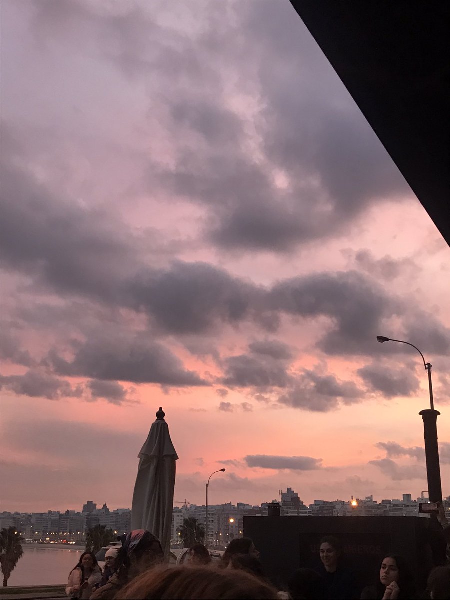 otbxgoiden's tweet photo. MICHAEL NOS DIJO QUE LE GUSTABA EL PAISAJE/ATARDECER Y MIREN CÓMO SE VE DESDE EL HOTEL, ESTA HERMOSO https://t.co/3FwVBduxHX