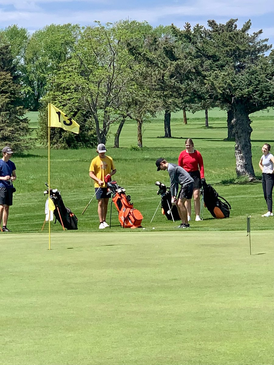 BoysOsseogolf's tweet photo. Annual Osseo golf scramble today at Shamrock golf course. Underclassmen team of Seth Damsgard, Will Engel, Owen Grismer, Maggie Albers, and  Julia Olejar take home the winning score- Congrats!
Good luck to both teams in Conference Championships this week! 
#OsseoExcellance https://t.co/elCPioNhDK