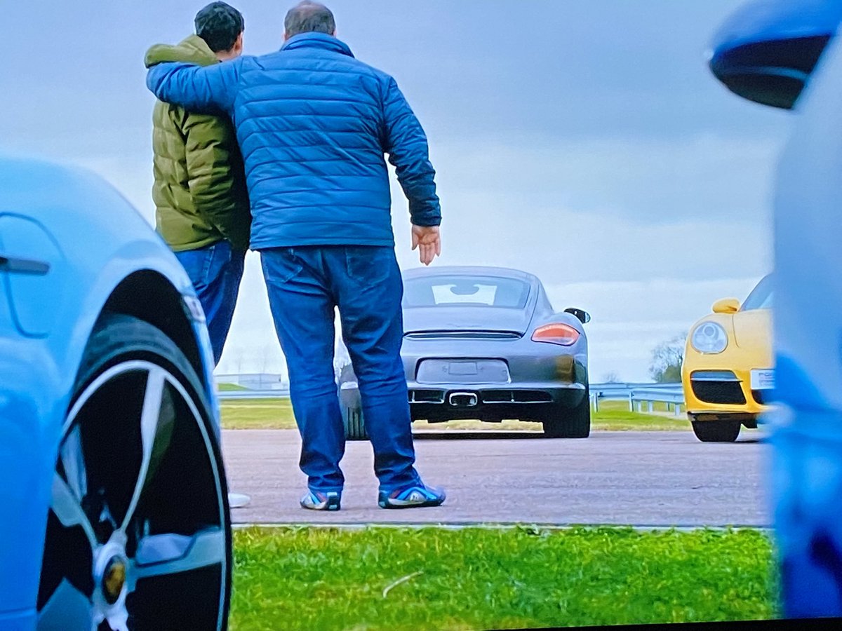nickinnocent's tweet photo. That’s it ! A great ending to a great show. Congratulations to @mikebrewer @f1elvis and all the @DiscoveryUK crew for what has been an excellent series of #WDDC #wheelerdealersdreamcar Never fear though there is NEW #WheelerDealers coming SOON ❤️ https://t.co/nrAJ9xAO6n