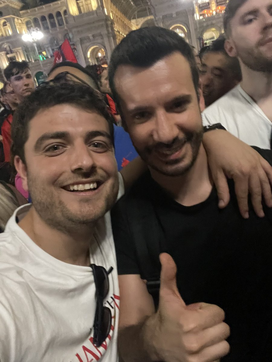 rob0n9's tweet photo. GRAZIE PER AVERCELO RACCONTATO GRANDE DIRETTORE @AntoVitiello https://t.co/Y5DtSYCnQQ