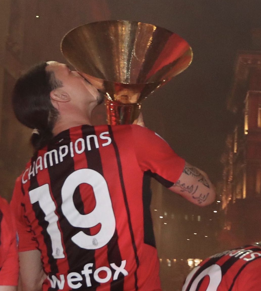 MilanPosts's tweet photo. 🔴⚫️🏆🇮🇹🥹 https://t.co/V7XJ4UdUsu