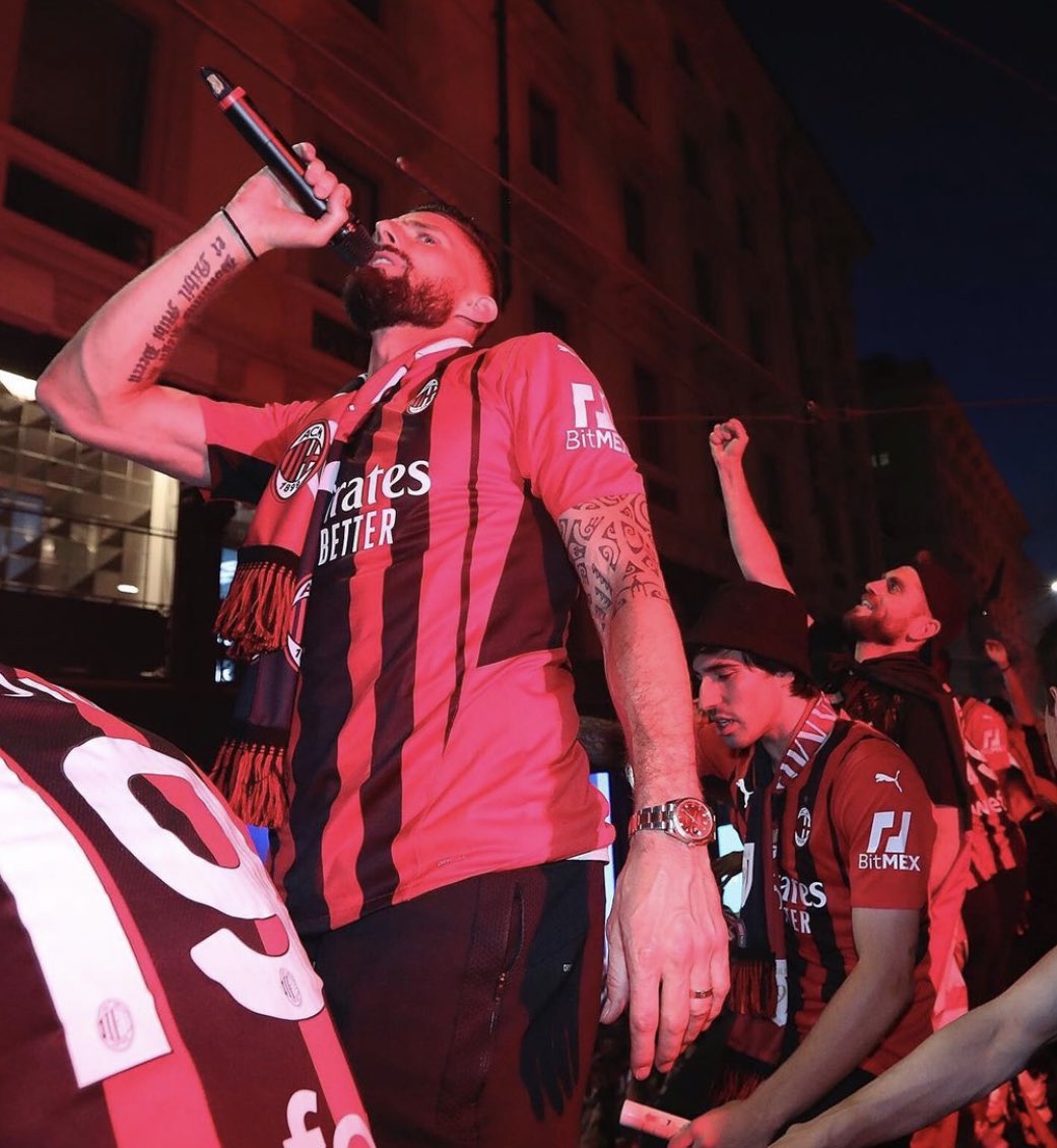 MilanPosts's tweet photo. 🔴⚫️🏆🇮🇹🥹 https://t.co/V7XJ4UdUsu