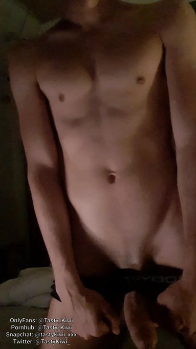 New video! Close up of my cock and cum shooting your way! 💦💦💦 https://t.co/xNagOTcUtU