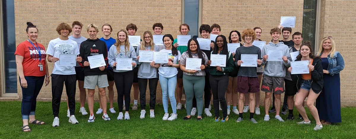 MillardEntrep's tweet photo. Congratulations to the Entrepreneurship Academy graduates. I know you will do amazing things in your future. So proud of all of you! @MPS_Academies https://t.co/tvcmE7rT9t