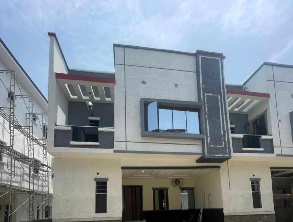 Honey_mathias's tweet photo. #PANTHEON SMART, 4 and 5 bedroom Fully Detached ;
#LOCATION:  IKOTA VILLA, Lagos
4 bedroom fully detached  duplex
 PRICE VALUE - 105m
5 bedroom fully detached duplex
 Price Value 120m 
Pay 40% and spread payment for 3 to 6month Don't miss out on this offer. 
#Call 08137968534 https://t.co/bE4Is0Anfo