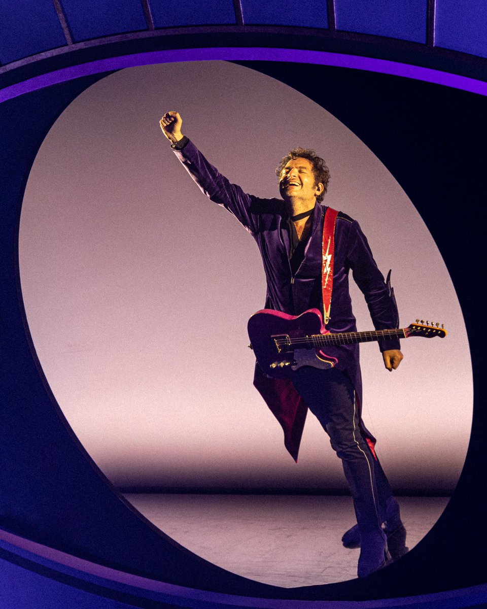 M_Chedid's tweet photo. Merci pour ces 13 divines Folies 🙏🏼
Quand je pense que ce n’est que le début…
je vous -M- 💜✨
#foliesbergere #enrevalite #tour #revalite
#gailanndorsey #corentinpujol #maximegaroute #fabricecolombani #fealcooljazz
photo: Caro Detrez https://t.co/8QqnqoIIjA