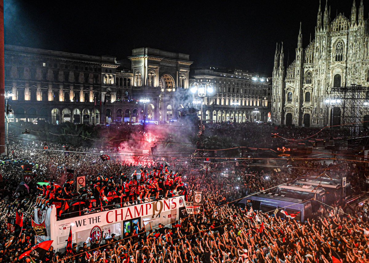 📍 Milan is red and black. ❤️🖤
