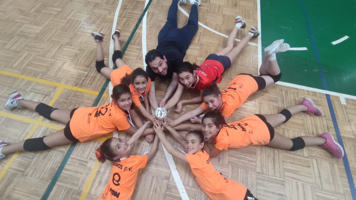 vboleiros's tweet photo. A ledicia do noso pabellón. As nosas benxamins. O sábado pasaronlo en grande recollendo as súas medallas de fin de temporada.
Pronto máis e mellor. https://t.co/kiEYaMkuCp