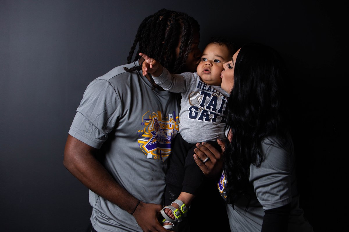 LindseyMNSports's tweet photo. When @NoExcuses_23 & Haley's son was born, he wasn't breathing, going without oxygen for 1 min, 40 secs.
Though Joshua's now a healthy 1-yr-old, Haley has battled PTSD & postpartum depression since his birth.
J&H hope their story can help others.
π°: https://t.co/XHP7kGMhLN https://t.co/GlqOj9bTDD