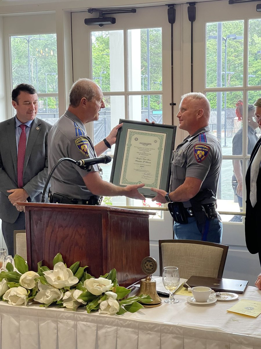 MSHwyPatrol's tweet photo. Trooper Todd Davis was recognized today as the Mississippi Highway Patrol Trooper of the Year for 2021! Thank you for your continued service to our state, and Congratulations! https://t.co/xnyMuBtQM4