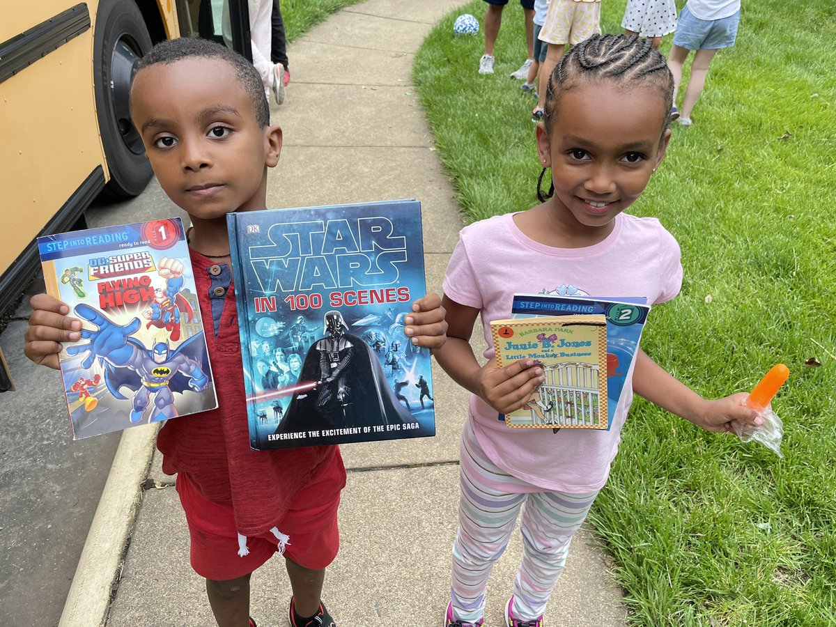 The book bus has hit its first stop!  <a href="/Principal_Duffy/">Mary Duffy</a> <a href="/FCPSR3/">FCPS Region 3</a> <a href="/bushhilles/">Bush Hill Elementary School</a>