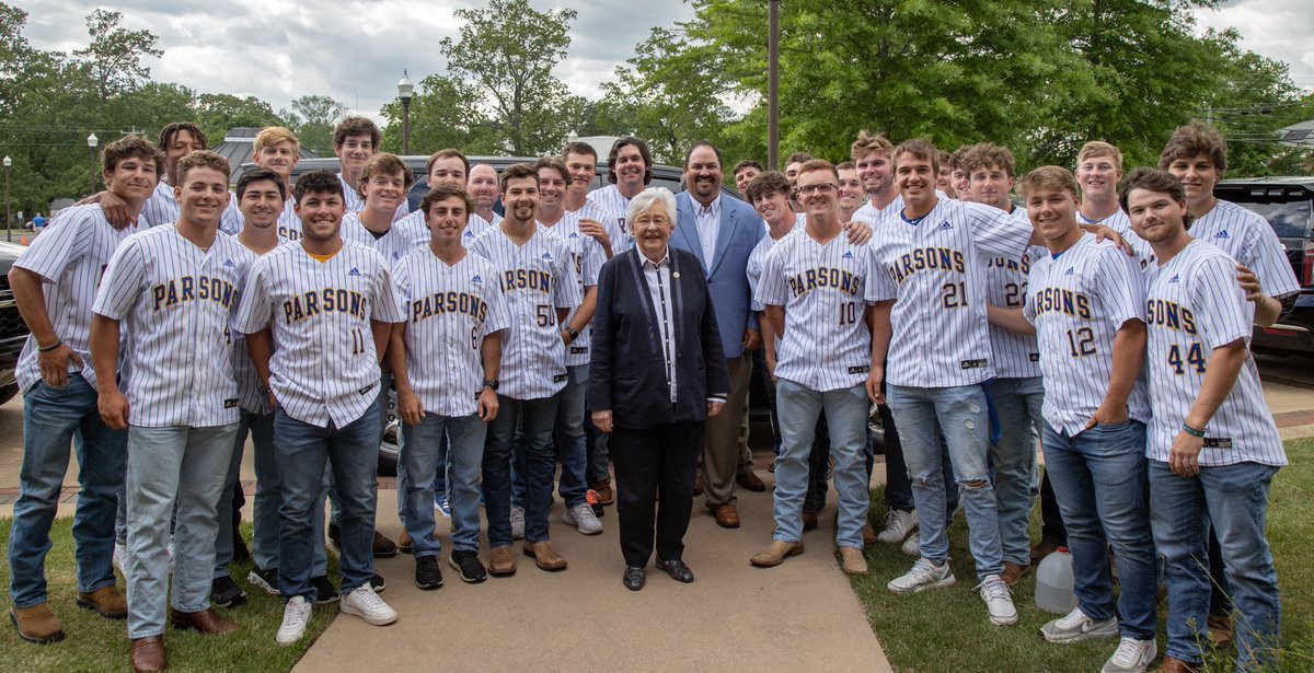 Governor Kay Ivey (@governorkayivey) on Twitter photo Congrats to <a href="/SneadBaseball/">Snead State Baseball</a> for advancing to the <a href="/JUCOWorldSeries/">JUCO World Seriesā¾ļø</a> for the first time in school history, & good luck to @Snead_Softball for making their second appearance at the <a href="/NJCAASoftball/">NJCAA Softball</a> Tournament! Way to represent the state of AL, Parsons. We'll be rooting for both of you! Congrats to <a href="/SneadBaseball/">Snead State Baseball</a> for advancing to the <a href="/JUCOWorldSeries/">JUCO World Seriesā¾ļø</a> for the first time in school history, & good luck to @Snead_Softball for making their second appearance at the <a href="/NJCAASoftball/">NJCAA Softball</a> Tournament! Way to represent the state of AL, Parsons. We'll be rooting for both of you!