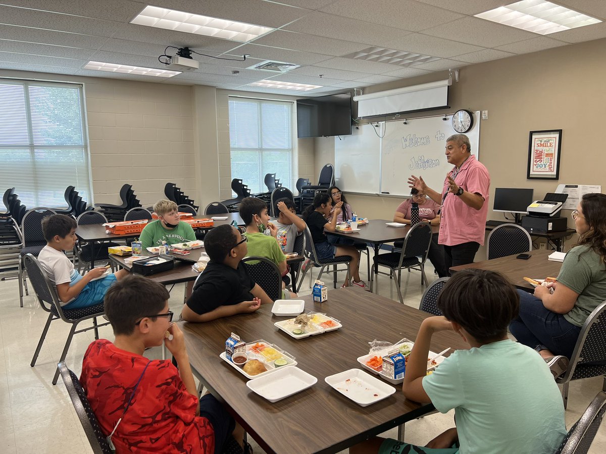 rebecca_resop's tweet photo. Fantastic 5th grade luncheon with some amazing @NISDJefferson teachers to start relationships before they even leave @NISDFields #buildingrapport #goingtomiddleschool https://t.co/CSWzCyUSLo