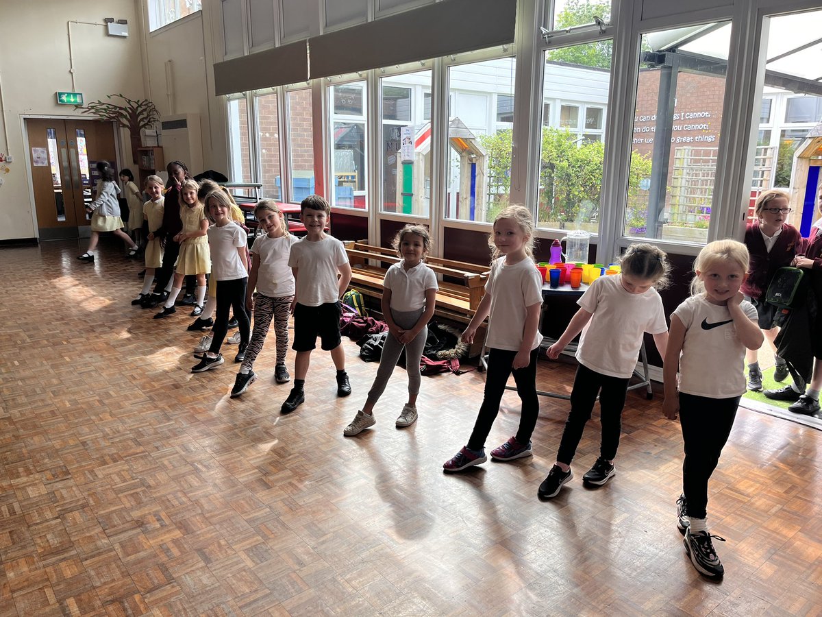 AllSaintsTraff's tweet photo. Super Irish Dancing today after school. The children have all tried so hard this last half term #welldonechildren #irishdancingclub #dance #steps #workingtogether π₯°π£ https://t.co/E7jI4iWFDT