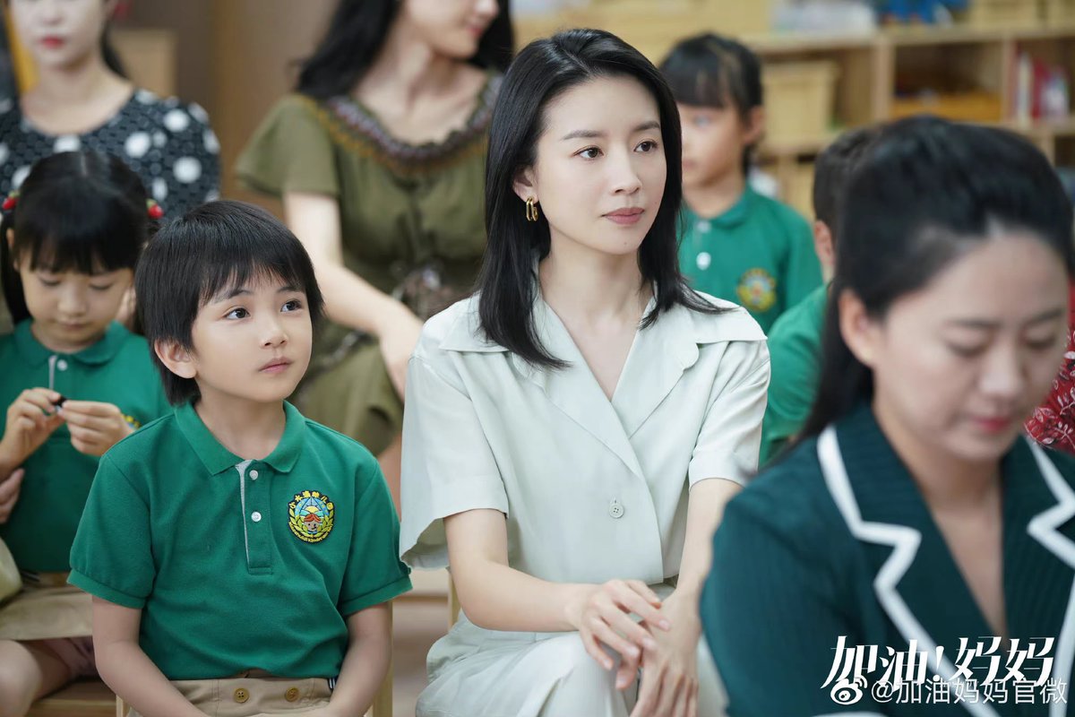 CdramaL's tweet photo. 「📸 | O drama familiar moderno #MomWow (anteriormente #TheWarfare ) lança novas fotos de #ZhangYuqi, #WuYue, #DongJie, #HaiLu, #PanZhilin e mais, enquanto anunciam novos títulos chineses e ingleses 💜
#加油妈妈 https://t.co/VKQXVXXiAV