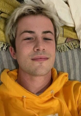 chillenceo's tweet photo. blond dylan minnette in his wes hicks era https://t.co/tXkX5zAnRf