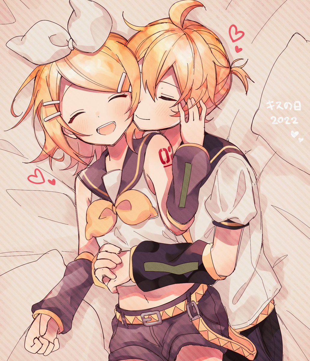 kagamine len ,kagamine rin 1girl blonde hair 1boy shorts bow sailor collar closed eyes  illustration images