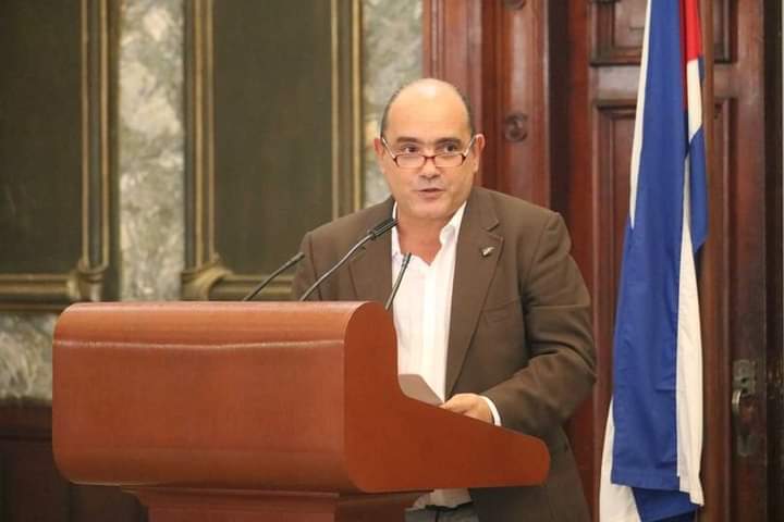 Buen_Idioma's tweet photo. #Actualidad | La Academia Cubana de la Lengua le invita al solemne acto de ingreso como miembro de número del doctor en Ciencias Filológicas, José Antonio Baujín Pérez.
🗓️ 26 de mayo de 2022.
📍 Aula Magna del Colegio Univ. San Gerónimo de La Habana.
🕒 3:00 p. m. #ACuL https://t.co/J4svfeSmUj