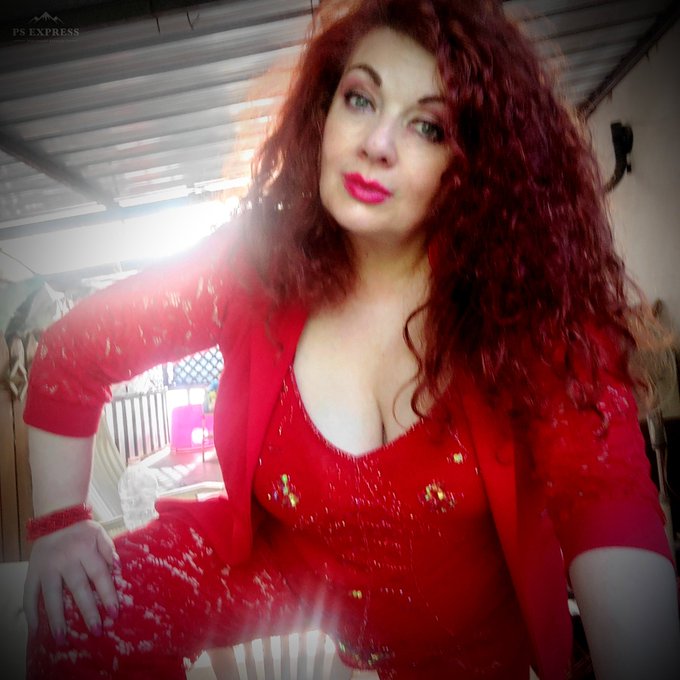 Miei carissimi amici vi auguro la buonanotte.❤️❤️❤️❤️❤️❤️&hearts;️  Rosso di sera ..😜  https://t.co/wTXZjUBbQu  #model<a href="/tag/model"class="tags"><span>#model</span></a><a href="/tag/beautiful"class="tags"><span>#beautiful</span></a><a href="/tag/actress"class="tags"><span>#actress</span></a><a href="/tag/romantic"class="tags"><span>#romantic</span></a><a href="/tag/artist"class="tags"><span>#artist</span></a><a href="/tag/beleza"class="tags"><span>#beleza</span></a>