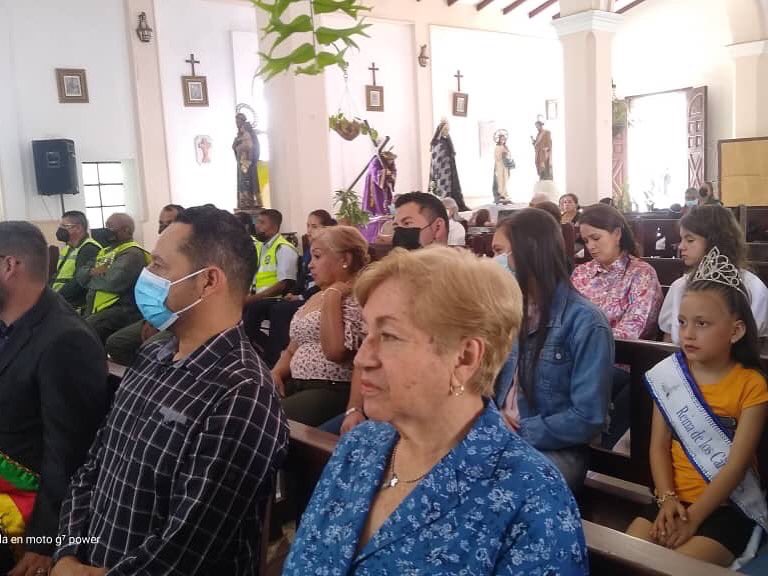 Hoy junto a nuestra gente de #SanPedrodelRío hicimos parte de la Eucaristía y Sesión Solemne en conmemoración de los 117 años de Erección Municipal✅ 

Agradecidos con nuestro pueblo, organismos de seguridad y grupos cultural por hacer parte de esta gran fecha

#SiSePuede🟢🔴🟡