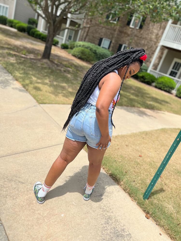 yon101_'s tweet image. “Taking over for the 99’ &amp;amp; the 2000s ❤️💛” #Spr20 #EtaMade #BIGETA #SURELY #EtaREDZ #HappyBirthdayMa