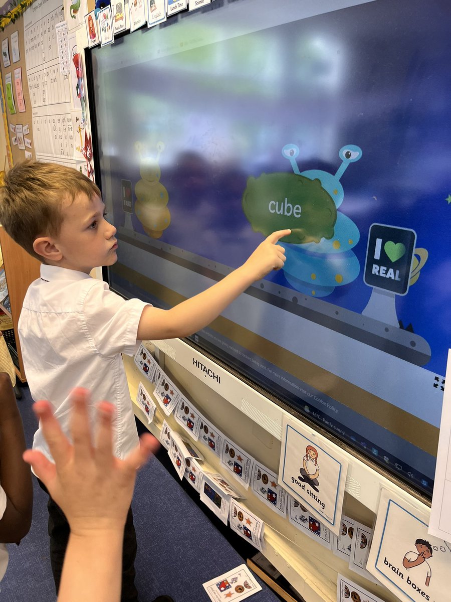 AllSaintsTraff's tweet photo. Year 1 are working hard to read real &amp; alien words #phonics #specialfriends #fredtalk #readthewords  #phonicsplay 📖👀😍🌟 https://t.co/2S7AljHKdz