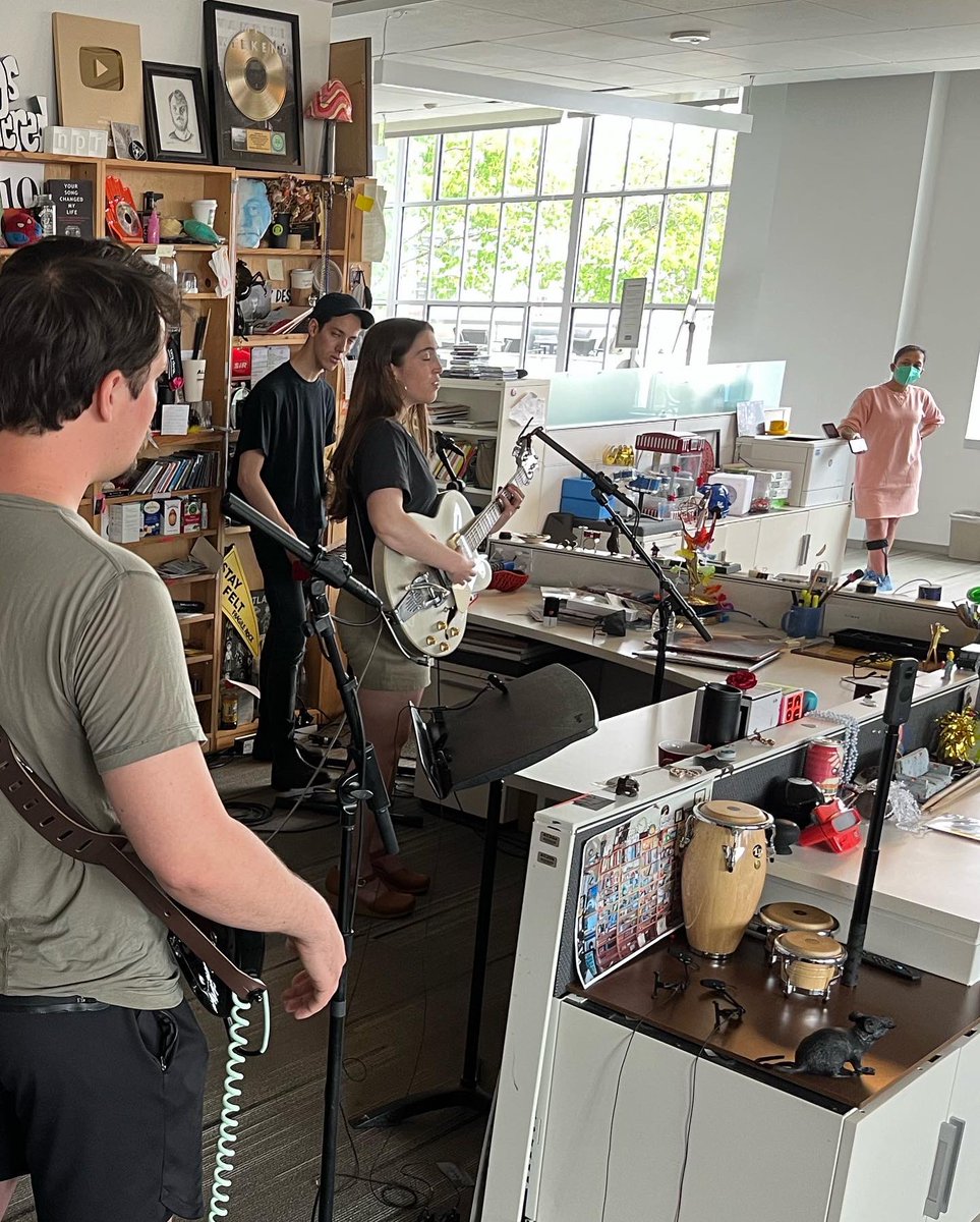 Joshrogosin's tweet image. We back #tinydeskconcert #tinydeskcontest #audioengineer  #musicproduction #fortheloveofmusic #npr #nprmusic #nprlife 🎼 🎙🎛