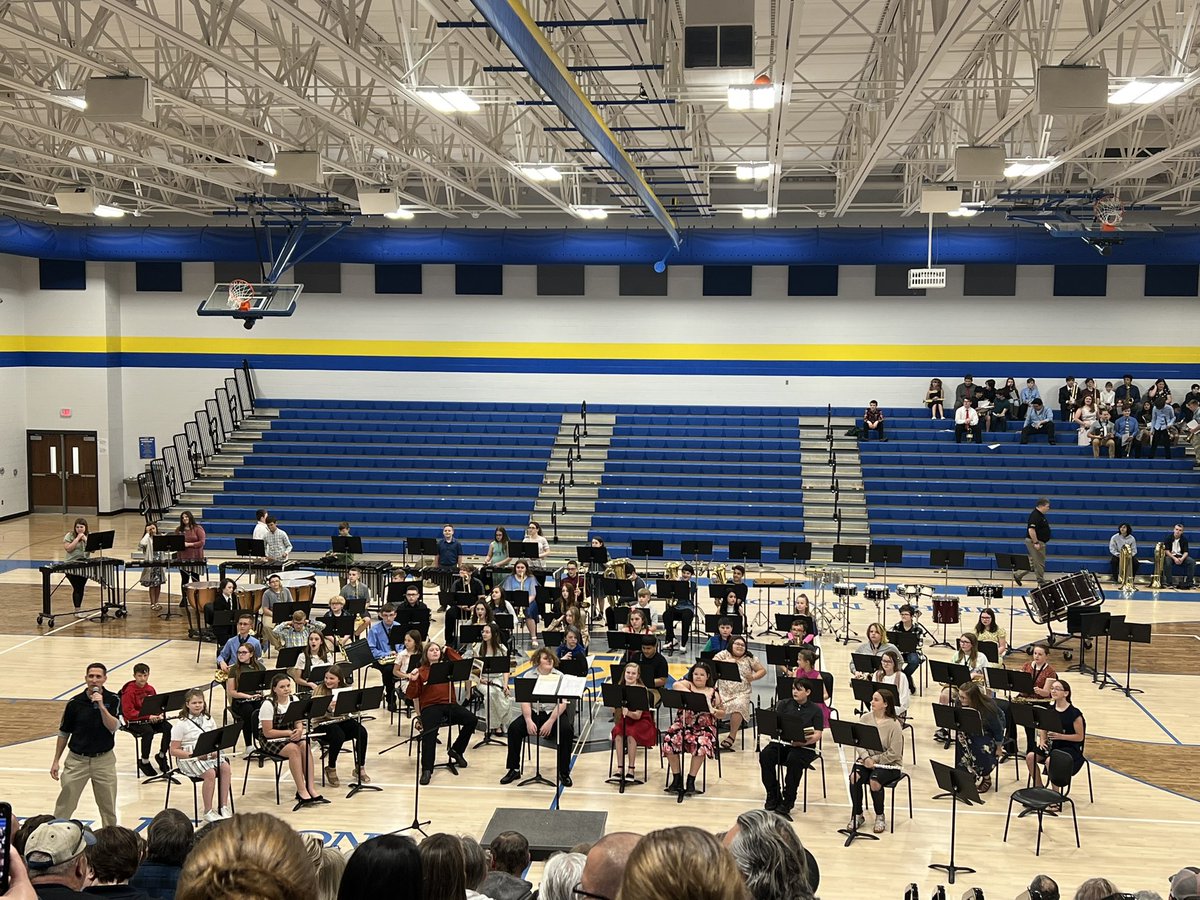 c_hicks88's tweet photo. The 6th grade band students have worked so hard this year!! #ENMS https://t.co/kHOoaKshdH
