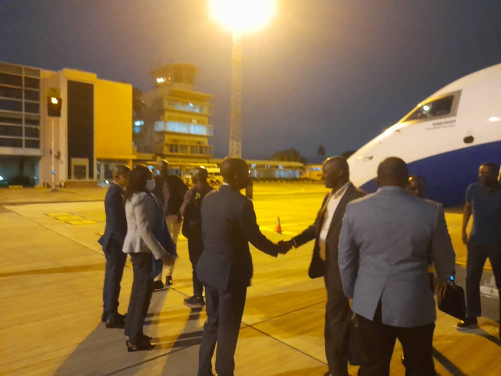 robertbafa's tweet photo. This evening, with over 50 business operators from different sectors, we landed in Mozambique for #Rwanda-Mozambique business Forum.We are looking for potential partnerships in different investment areas and our traders are ready to expand and explore more opportunities here. https://t.co/k5q0NNh401
