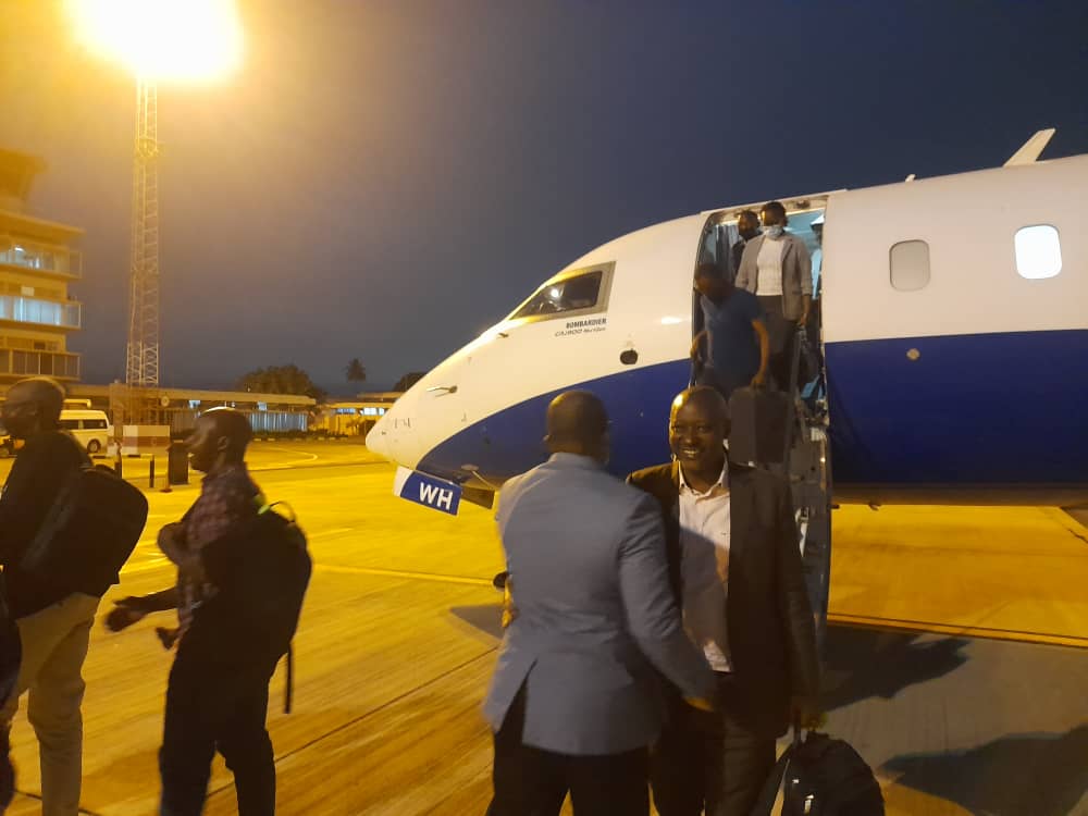 robertbafa's tweet photo. This evening, with over 50 business operators from different sectors, we landed in Mozambique for #Rwanda-Mozambique business Forum.We are looking for potential partnerships in different investment areas and our traders are ready to expand and explore more opportunities here. https://t.co/k5q0NNh401