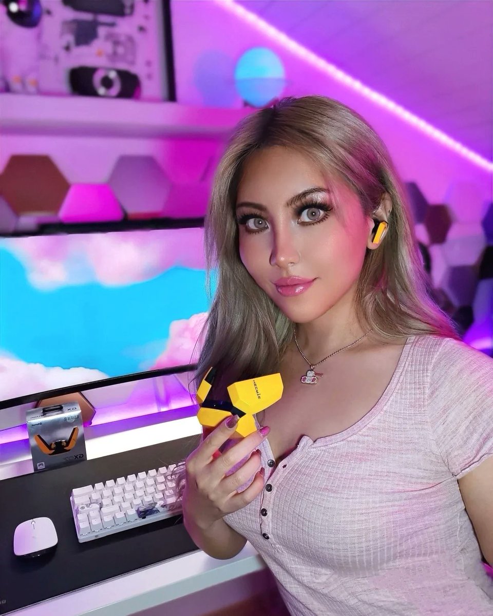 R1c3B's tweet photo. My fav bluetooth earbuds😍 look at that popping yellow.
#GX07 by @Edifier_Global

They have 20%off right now! 
https://t.co/ujEaEIuXB4
CODE: FW6HBP5R
(20% PROMO) Ends May31

#earbuds #headphones #headset #edifier #EDIFIERGX07 #bluetoothearbuds #gaming #gamergirl https://t.co/NJOpqiNcjT