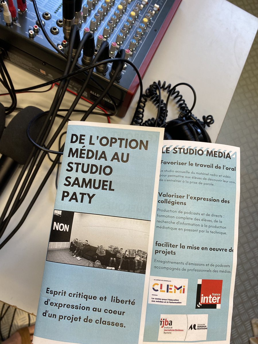 clemibordeaux's tweet photo. Quoi de neuf au Collège Prévert de #BourgSurGironde ? Une prochaine émission #InterClassUp sur @franceinter @radiofrance ! https://t.co/x6svIbANMf