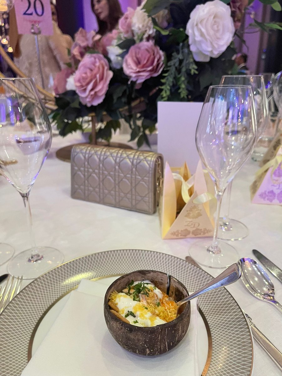 anamkh's tweet photo. A beautiful wedding at @RosewoodLondon https://t.co/d6RbZiXeF8