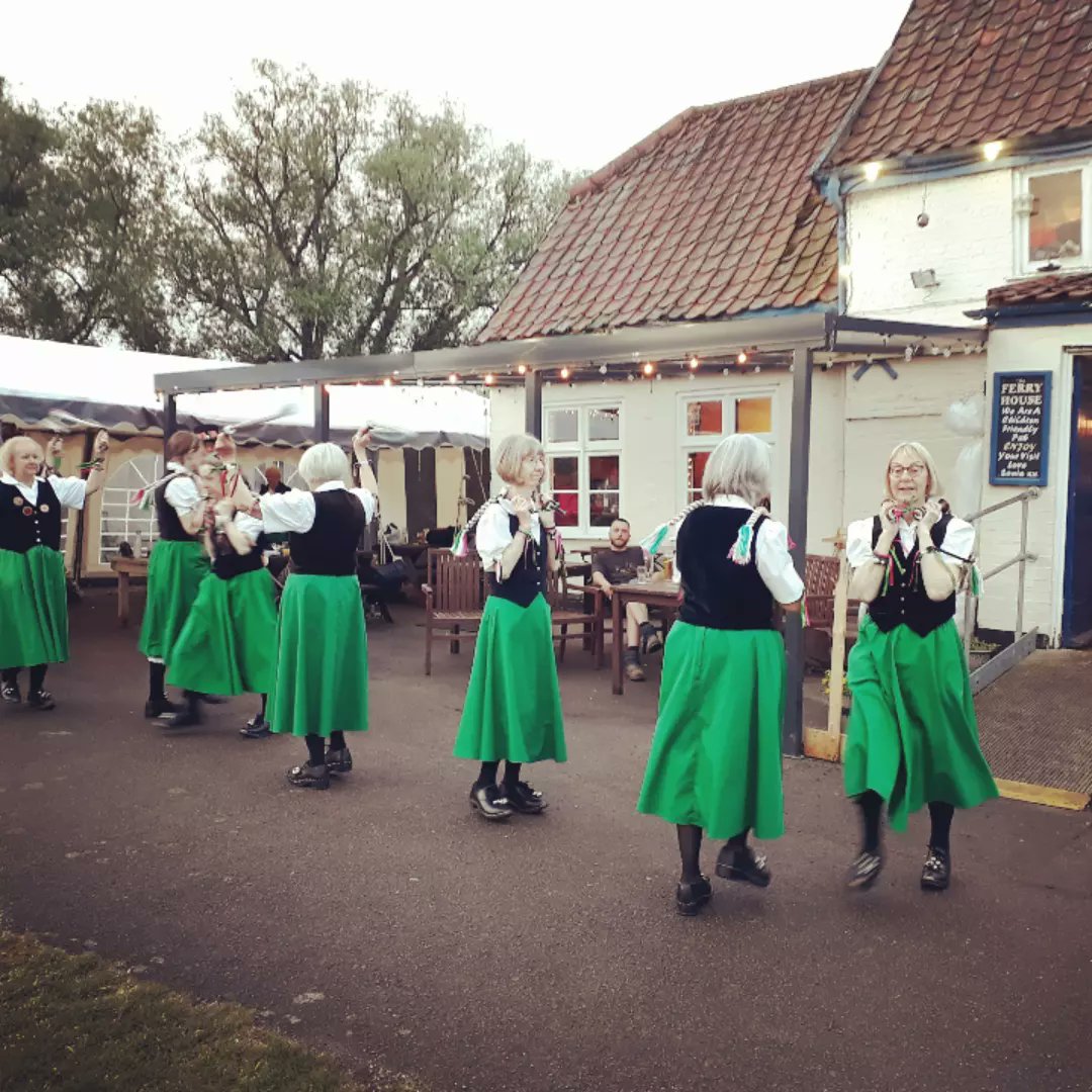 Fiddlestickclog's tweet photo. It was a little damp at The Ferry House this evening but we enjoyed our third Monday dance out
#fiddlesticksclog #morrisdancing #surlinghamferry #surlingham #dancenorfolk #norfolkbroads #clogs https://t.co/91zcwFYsE2