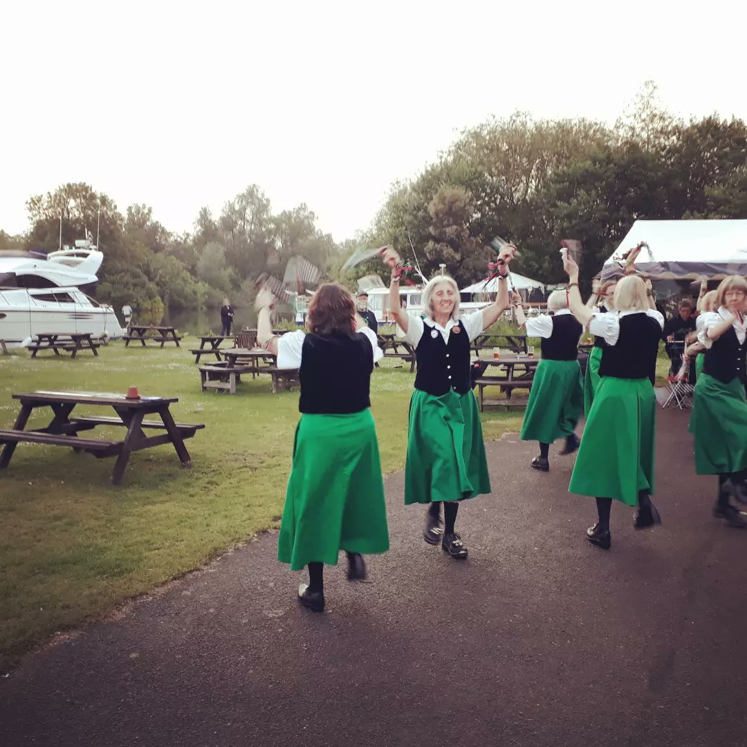 Fiddlestickclog's tweet photo. It was a little damp at The Ferry House this evening but we enjoyed our third Monday dance out
#fiddlesticksclog #morrisdancing #surlinghamferry #surlingham #dancenorfolk #norfolkbroads #clogs https://t.co/91zcwFYsE2