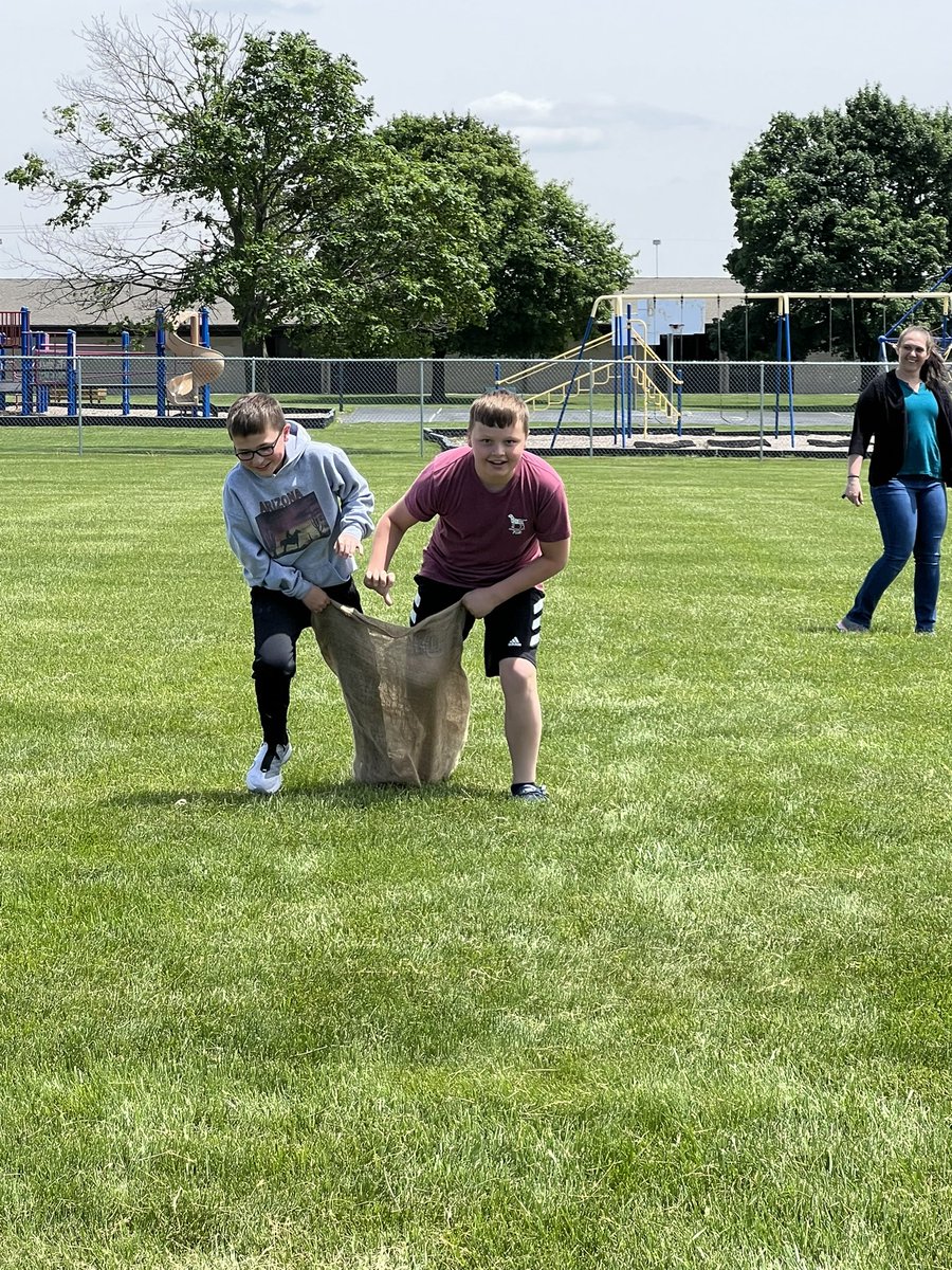 CopesClassroom's tweet photo. More Fun @ciara__stout @kcox132 https://t.co/c0BNEAO4l3