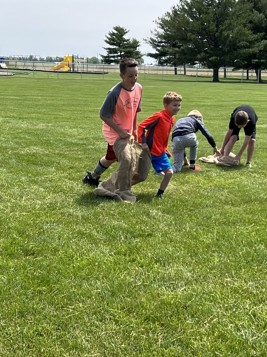 CopesClassroom's tweet photo. More Fun @ciara__stout @kcox132 https://t.co/c0BNEAO4l3