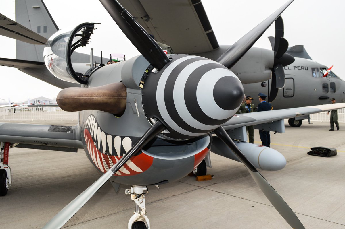 1978_facundo's tweet photo. Kai KT-1P Torito 433 de la @fapperu en @FIDAE_OFICIAL 2016, avión de entrenamiento avanzado y ataque ligero, surcoreano y fabricado/montado con licencia en Perú  @aviacionline @aeromilitaria @Argendef @DefensaNAC @DefensaNAC @Zonamilitar1 @SpottersArg @De_aviacion https://t.co/2rhJzk3OzH