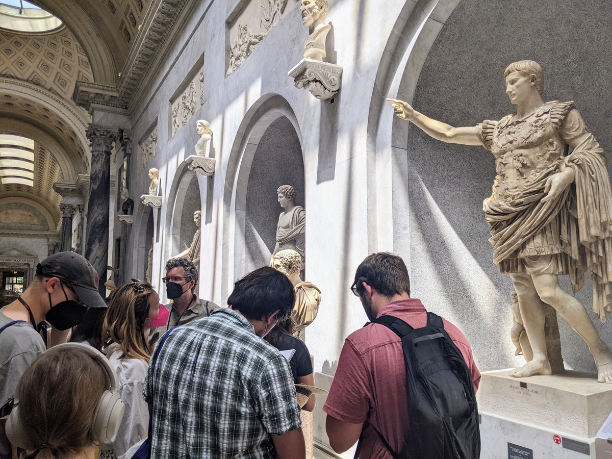 Classics22FSP's tweet photo. From the golden contents of #Etruscan tombs to masterworks of #Hellenistic sculpture, propagandistic imperial #Roman portraits to giant pincecones - there's nowhere like the @Musei_Vaticani to study #ancient art! 

#rome #art #Archaeology #vaticano #MuseumMonday #italy https://t.co/nh0Ayx0ZDn