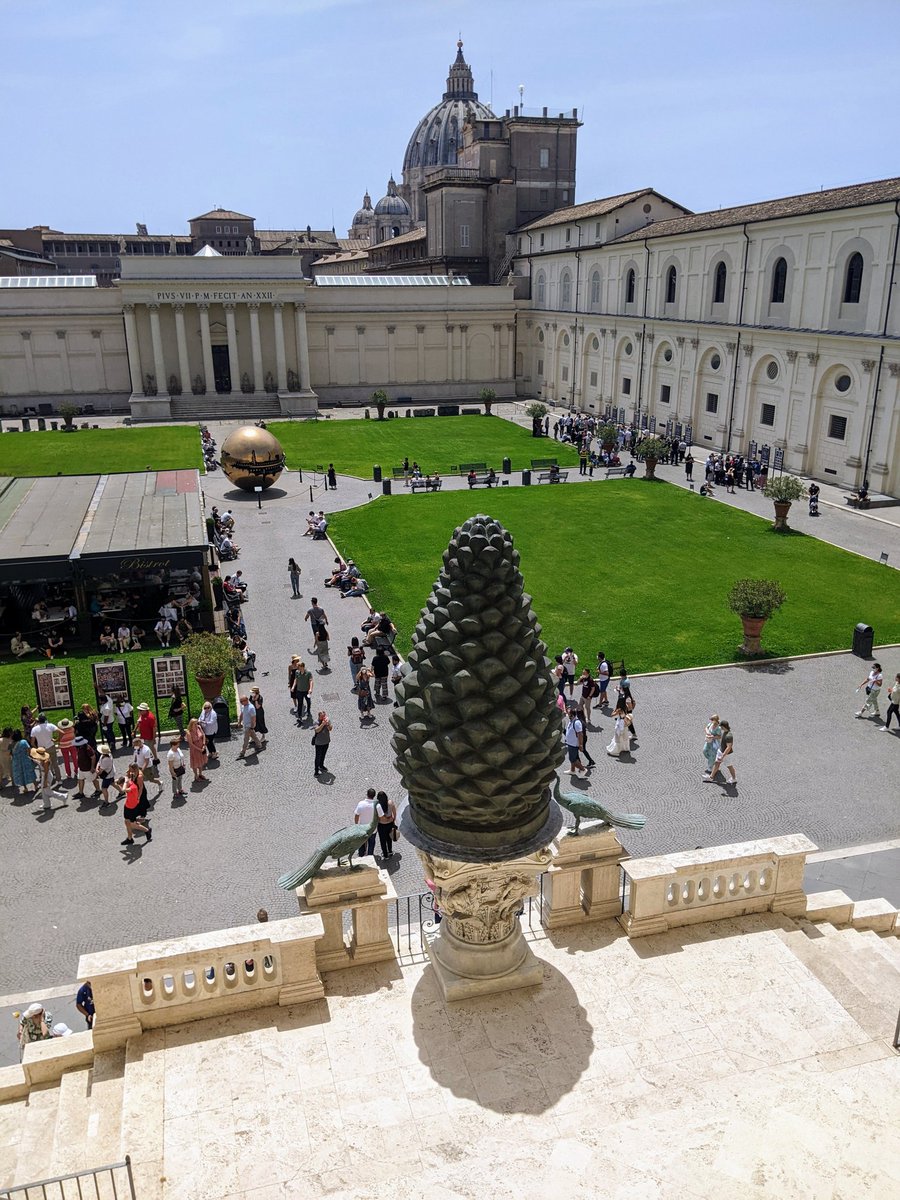 Classics22FSP's tweet photo. From the golden contents of #Etruscan tombs to masterworks of #Hellenistic sculpture, propagandistic imperial #Roman portraits to giant pincecones - there's nowhere like the @Musei_Vaticani to study #ancient art! 

#rome #art #Archaeology #vaticano #MuseumMonday #italy https://t.co/nh0Ayx0ZDn