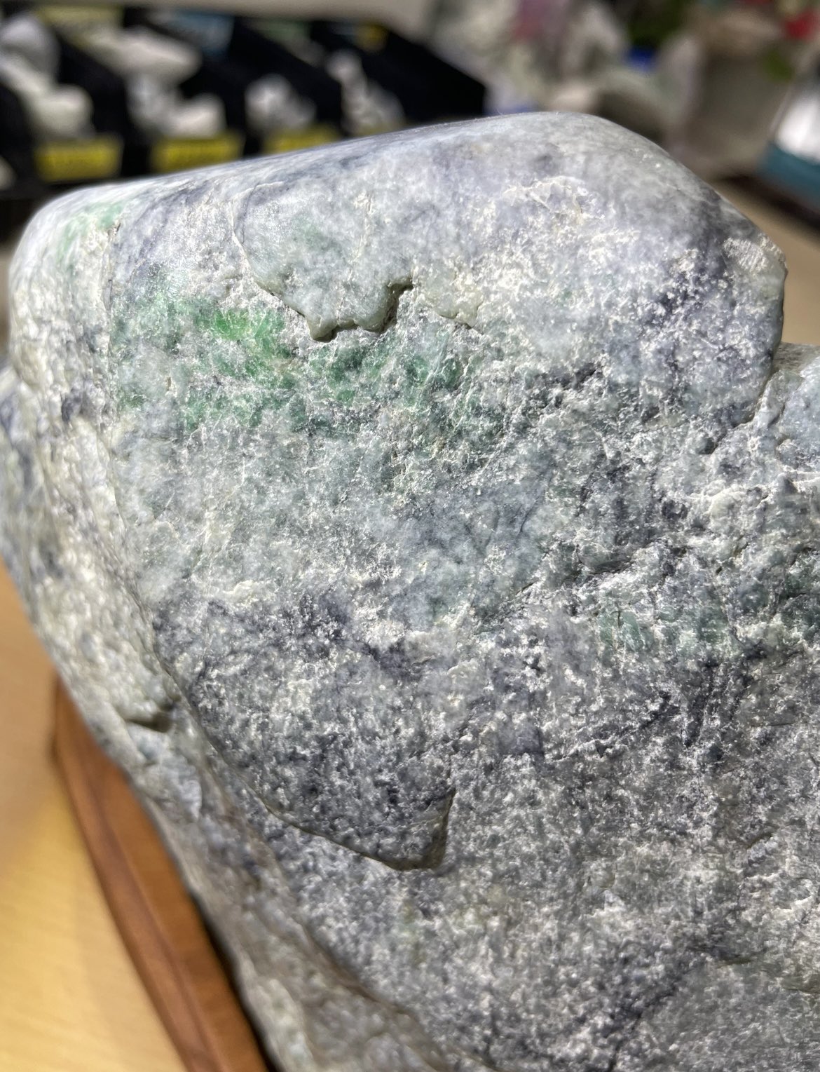 国内発送 糸魚川翡翠 金山系皮残し⭐︎汀(みぎわ) チャーム - mctl