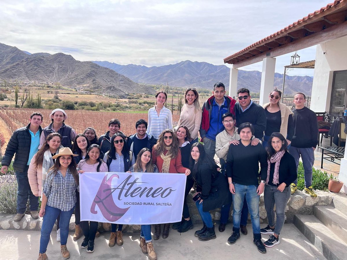 AteneoSalta's tweet photo. • Bodega Puna •

El sábado 21 fuimos a la Bodega Puna en Cachi. Recorrimos la producción vitivinícola y el proceso de producción del vino 🍇

Muchas gracias a Bodega Puna por recibirnos! Fue una experiencia maravillosa para nuestro ateneo. https://t.co/W1wkk1Mvc5
