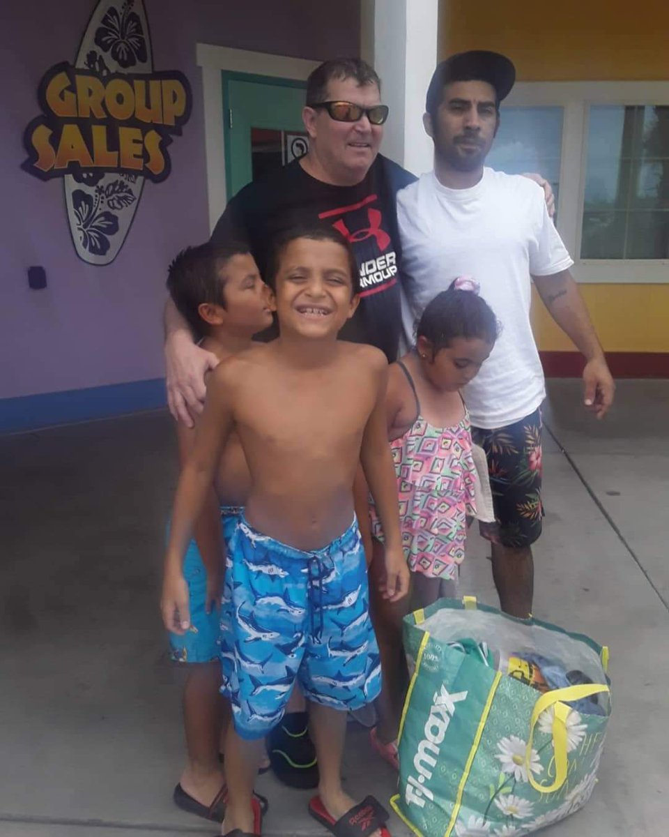 ERICKAJADE's tweet image. Happy birthday dad! Love &amp;amp; miss you! #Happybirthday #1964 #dad #papapaul