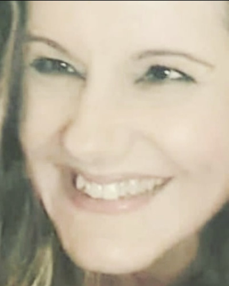 RopkeF's tweet photo. O mesmo oxigênio que, por excesso na encubadora, proporcionou o estrabismo, também permitiu que eu vivesse, sem maiores sequelas. E é isso, esse é o aprendizado que fica: por mais que a vida possa nos parecer adversa,  ela vem para nos agraciar com bênçãos e milagres 🌷🙏 https://t.co/sW86wWK7Q4