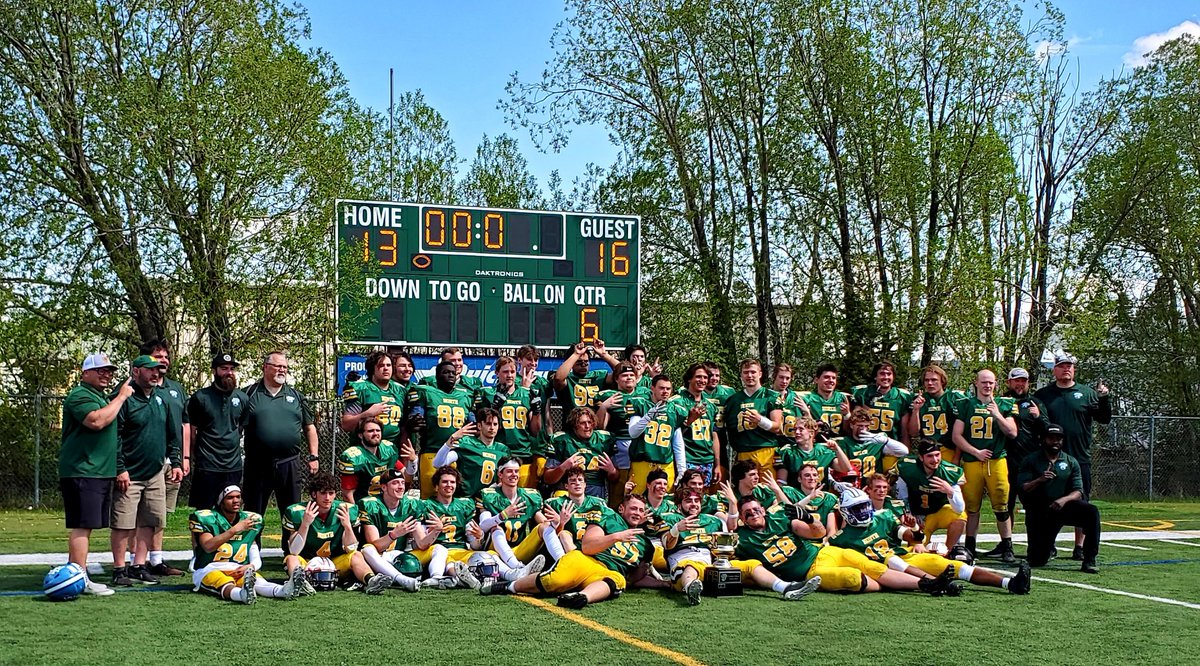 Mandoline79's tweet photo. Team North for the win! BOA today for our Football Alberta Senior Bowl game in Lacombe. It was such a close game. Went to overtime. Proud of this kid! #Alberta #FootballAB #SeniorBowl https://t.co/gorI2Q3rjX