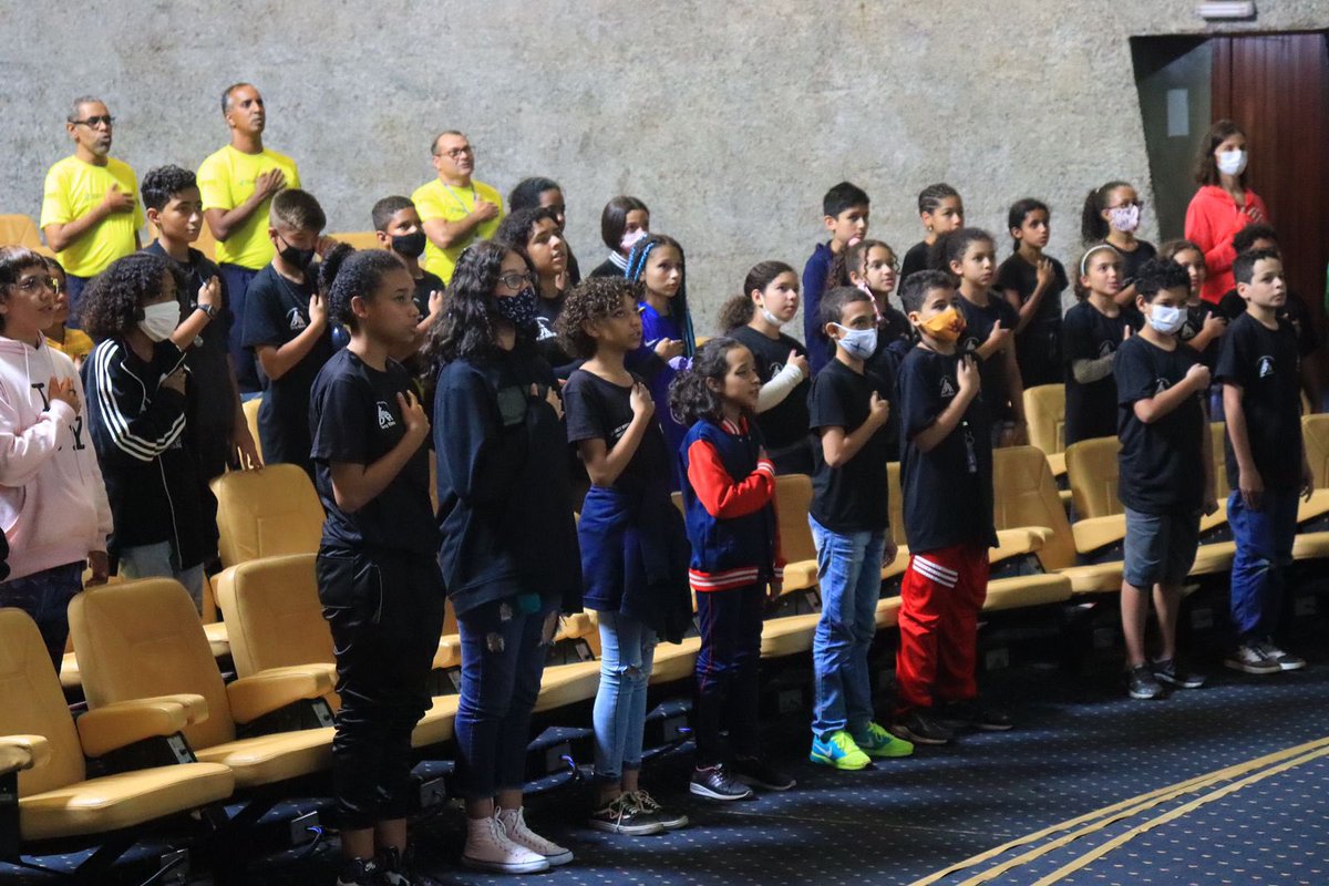 EscolaSupDefesa's tweet photo. A #ESD recebeu, hoje (23), mais uma turma de alunos do #PROFESP. Provenientes da Escola Darcy Ribeiro, eles irão completar as 260 crianças e adolescentes atendidos no nosso Campus, no contraturno escolar. Sejam bem-vindos! https://t.co/vp7TreGA6H