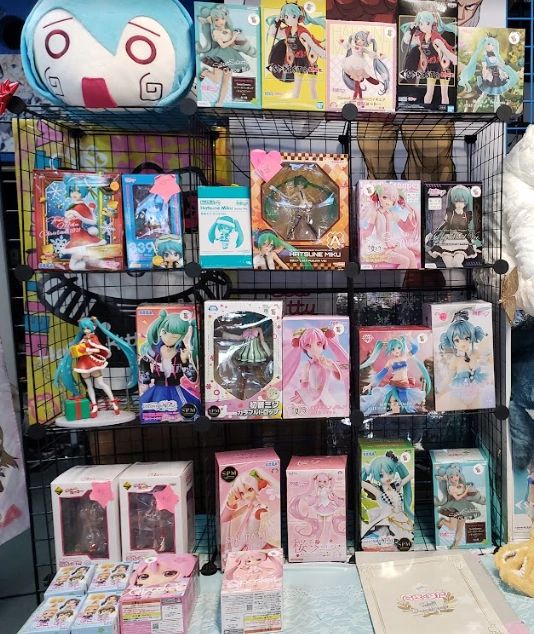 AnimotionPlus's tweet photo. Some of the new Miku stuff we got in along with what we had. 
#HatsuneMiku #Vocaloid #Figures #Sega #Taito https://t.co/u4mjOg2tMR