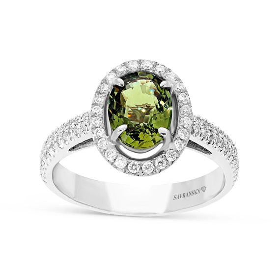 SavranskyP's tweet photo. Oval Cut Alexandrite Halo Diamond Engagement https://t.co/Nv1CdUASJ2 #alexandritering #halodiamond #uniqueengagement #etsyjewelry @etsymktgtool https://t.co/UBoPfLEsra